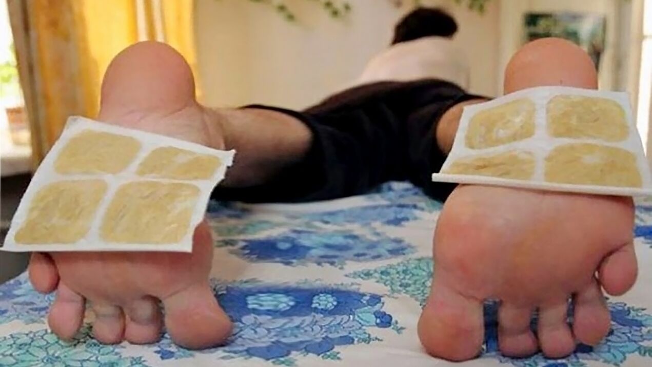 在脚上涂抹芥末膏作为增加效力的一种方式